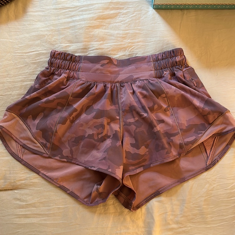 Lululemon Hotty Hot Short